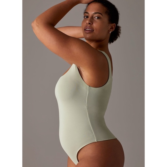 Aritzia Babaton Contour Bodysuit - Picture 2 of 9